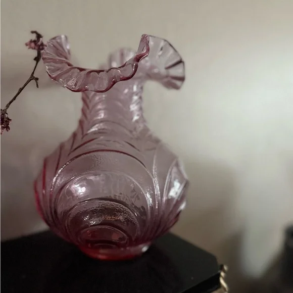Vintage Fenton Elegant Pink Glass Vase - Picture 4 of 4